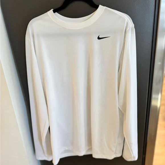Nike Men's Classic White Long Sleeve Tee - Picture 2 of 4